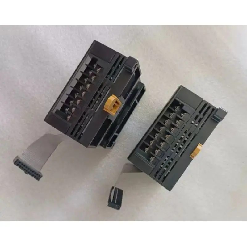 Б/у Стандартный контроллер PLC протестирован и быстро отправлен