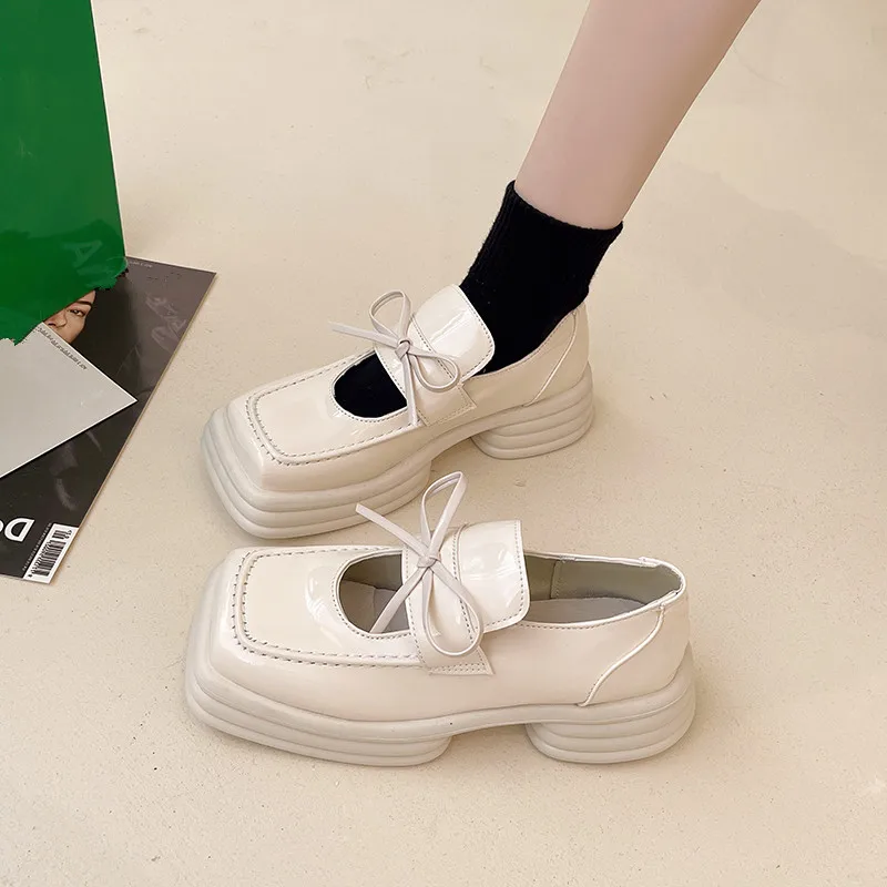 

Женские кроссовки на платформе, туфли из искусственной кожи на толстой резиновой подошве, с квадратным носком, в римском стиле, Туфли Мэри Д...