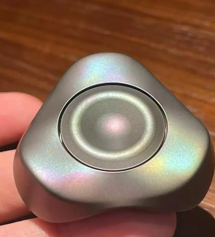 

Подержанный гироскоп для пальцев EDC titanium Ray