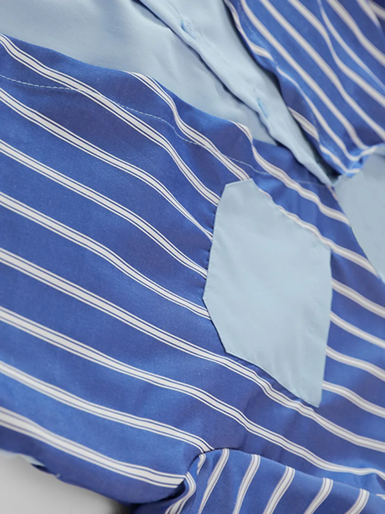 Женское свободное платье в полоску синее большого размера с V-образным вырезом и