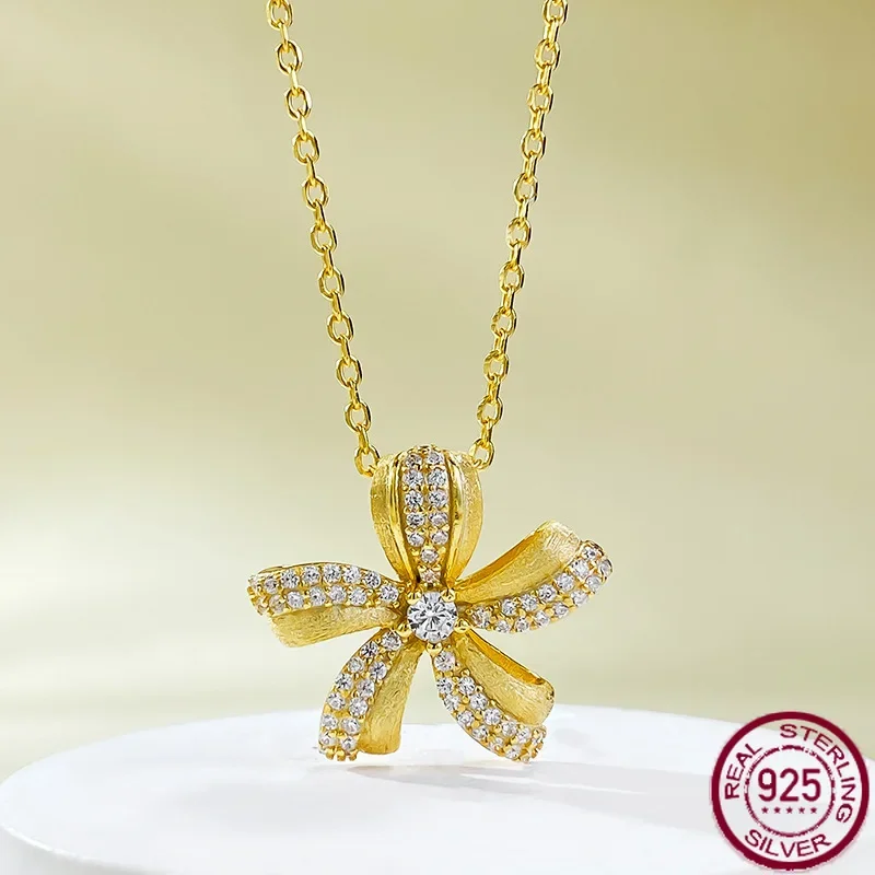 Женское ожерелье с подвеской в виде цветка из серебра пробы