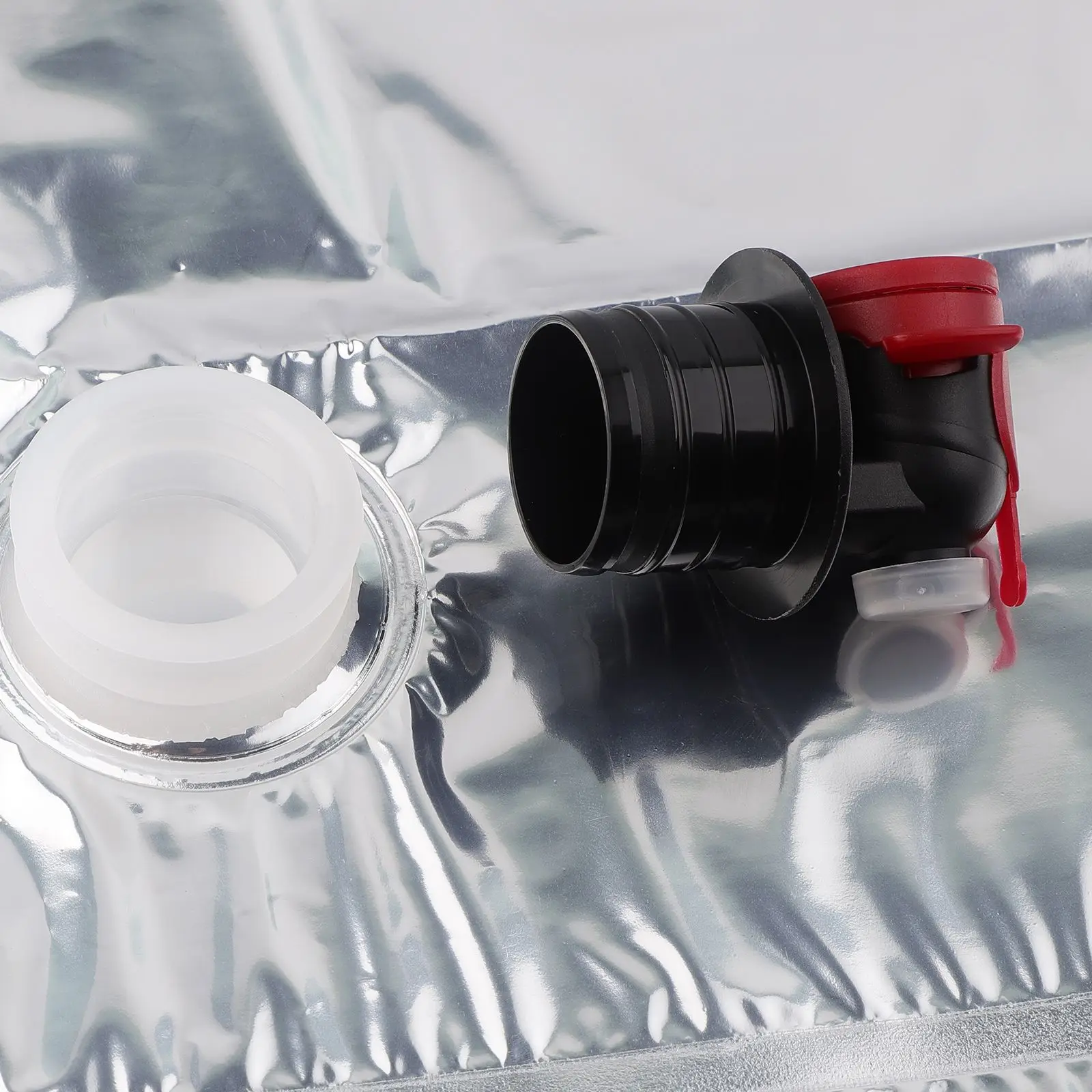 Контейнер для напитков с инструментами практичные компоненты доступа простота