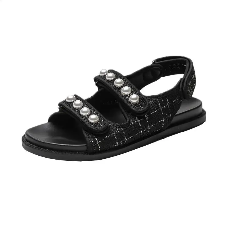 Женские босоножки с жемчугом черные однотонные сандалии-гладиаторы на плоской