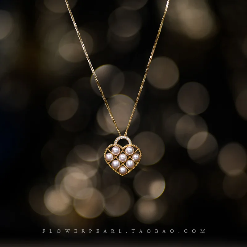 

Pearl diamond love heart-shaped pendant necklace, female collarbone chain, light luxury, minority port style, retro temperament
