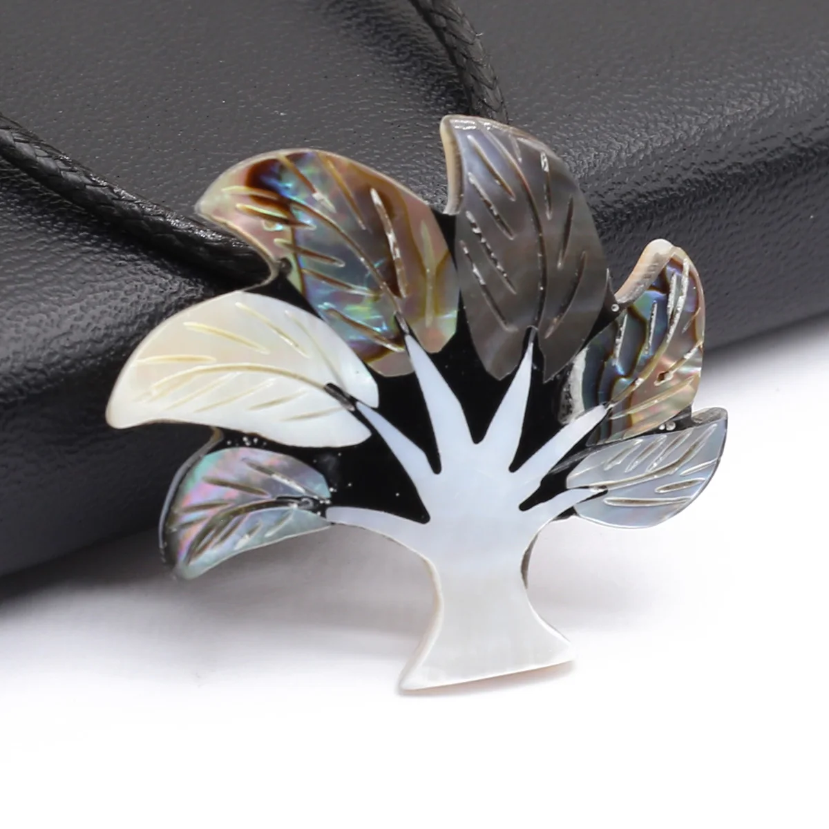 Купи Natural Freshwater Shells Necklace Pendant Tree Shape Exquisite Charms for Jewelry Making Diy Bracelet Earrings Accessories Gift за 211 рублей в магазине AliExpress