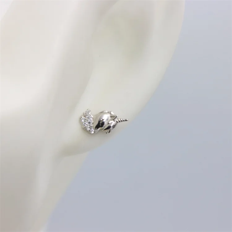 

ZFSILVER Creavtive 925 Sterling Silver Fashion Diamond-set Unicorn Stud Earrings For Women Charm Jewelry Accessories Party Gift