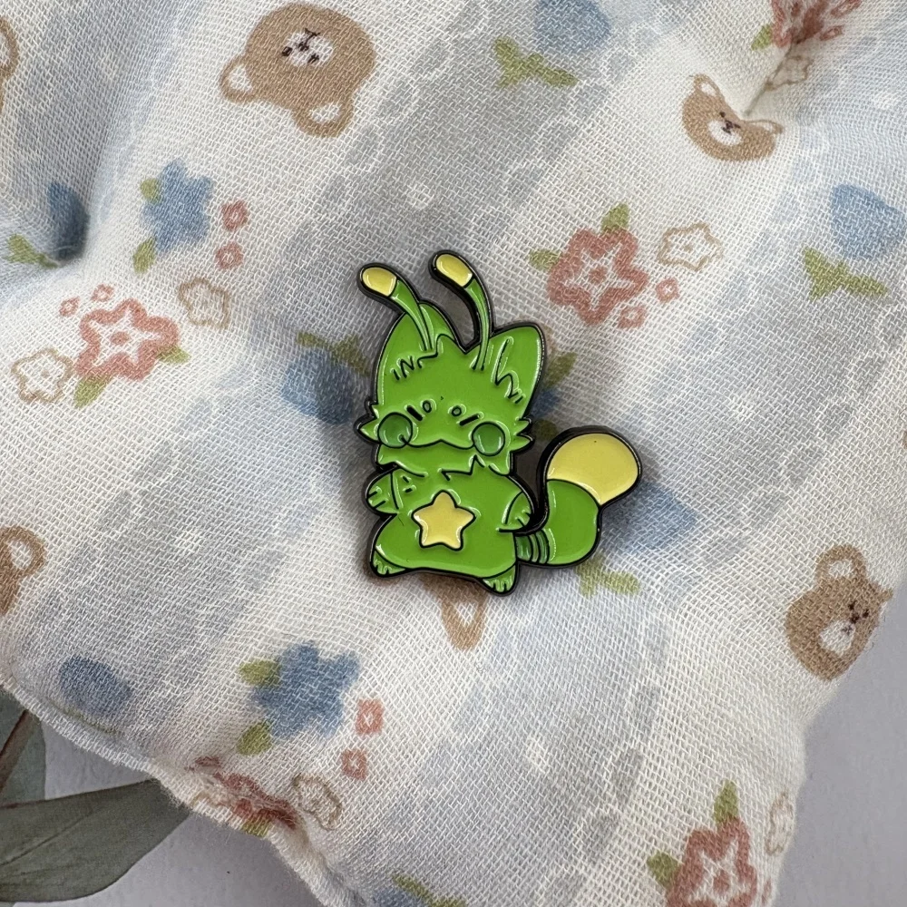 Металлическая брошь Silly Gnarpy