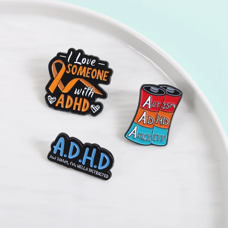 Фото Брошь ADHD AUTISM ANXIETY, эмалированные булавки, я люблю кого-то с АДХА, броши для осведомленности о психическом здоровье, значок на лацкане, ювелирное изделие, подарок другу №5