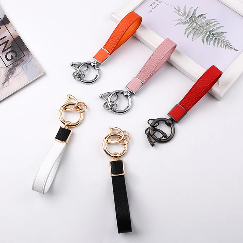 

Women's Luxury Metal Leather Keychain Holder Men's Gadgets Couple Auto Keyring Backpack Pendant Personalized Car Gifts