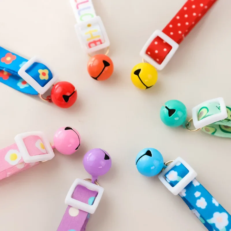 Новые красивые ошейники для кошек с фруктовым принтом и колокольчиками удобное