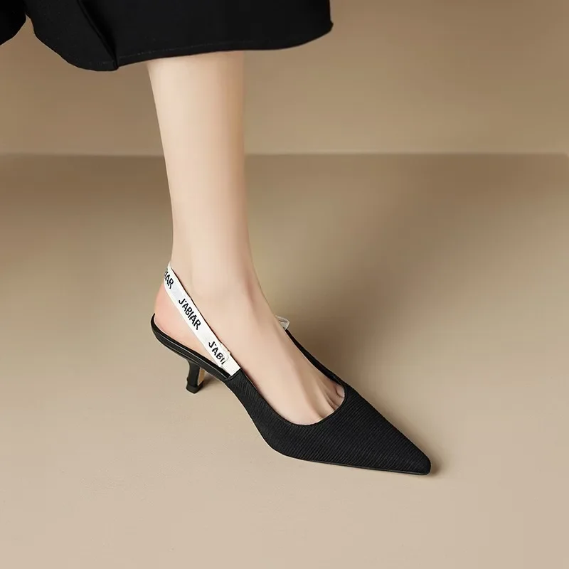 Женские туфли на каблуке-шпильке