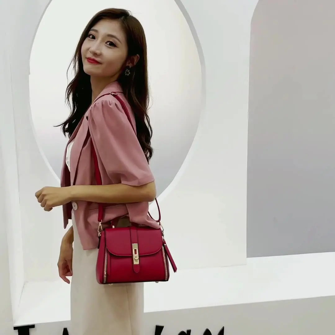 

Bag woman 2022 new retro fashion shoulder bag soft leather middle-aged hand crossbody bag ladies bag wholesale trend