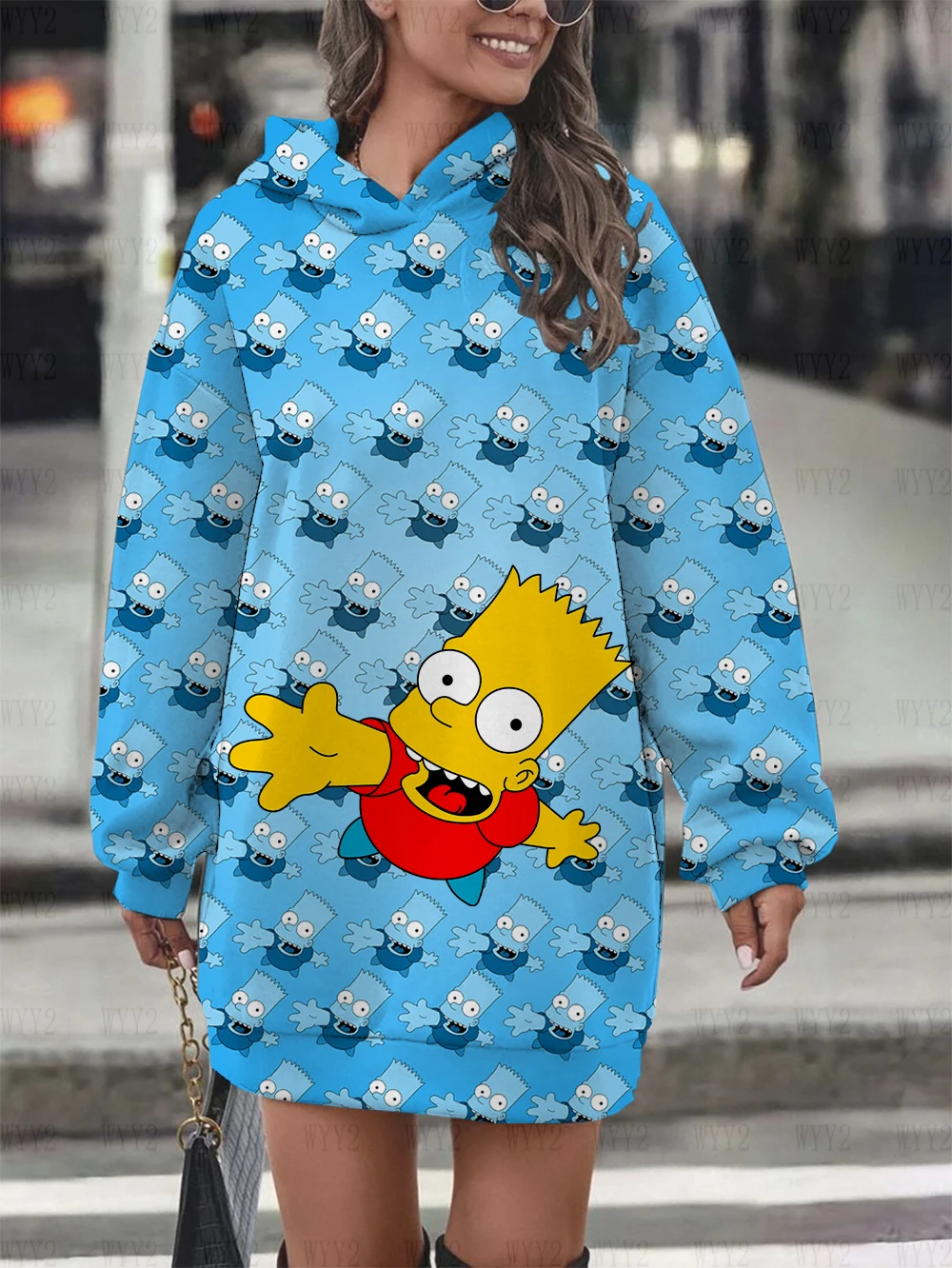 

Женское платье-свитшот с капюшоном и принтом