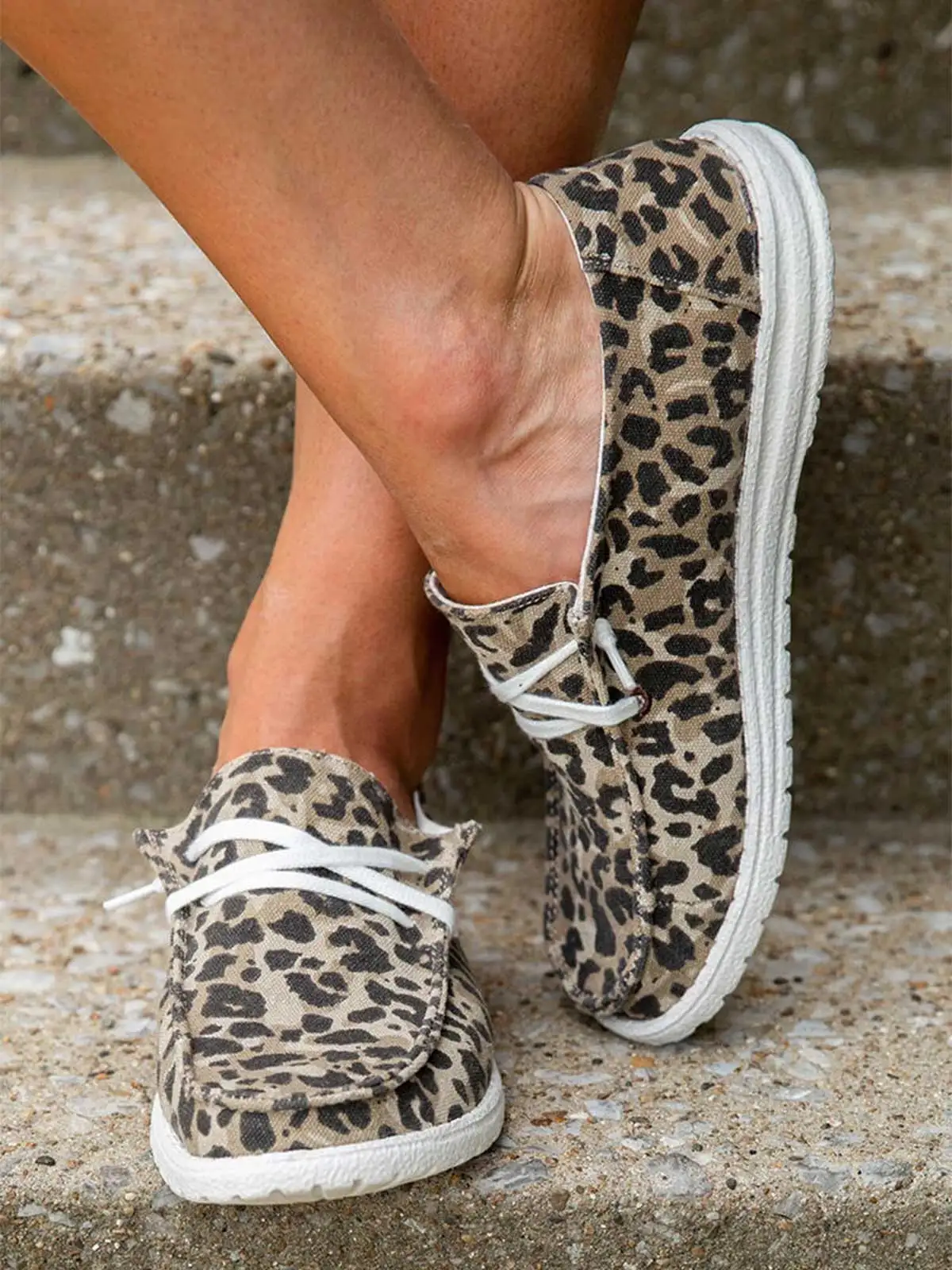 New Ladies Leopard Lace Up Round Toe Flat Sneakers Canvas Shoes Spring Summer Women Casual Shoes Low Upper Slippers Flats