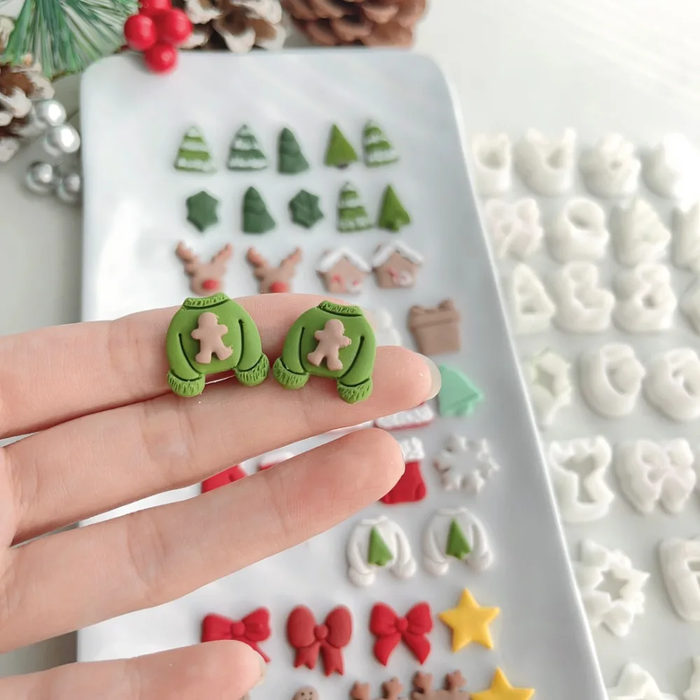 

Mini Christmas Clay Cutters Xmas Holiday Collection Socks Santa Angel Snowflake Polymer Clay Cutters for Jewelry Earrings Making