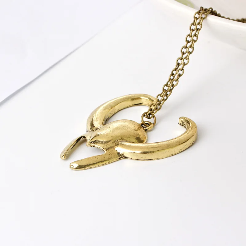 Лидер продаж супергерой Loki ожерелье со шлемом свитер цепочка косплей Loki's horn Mask