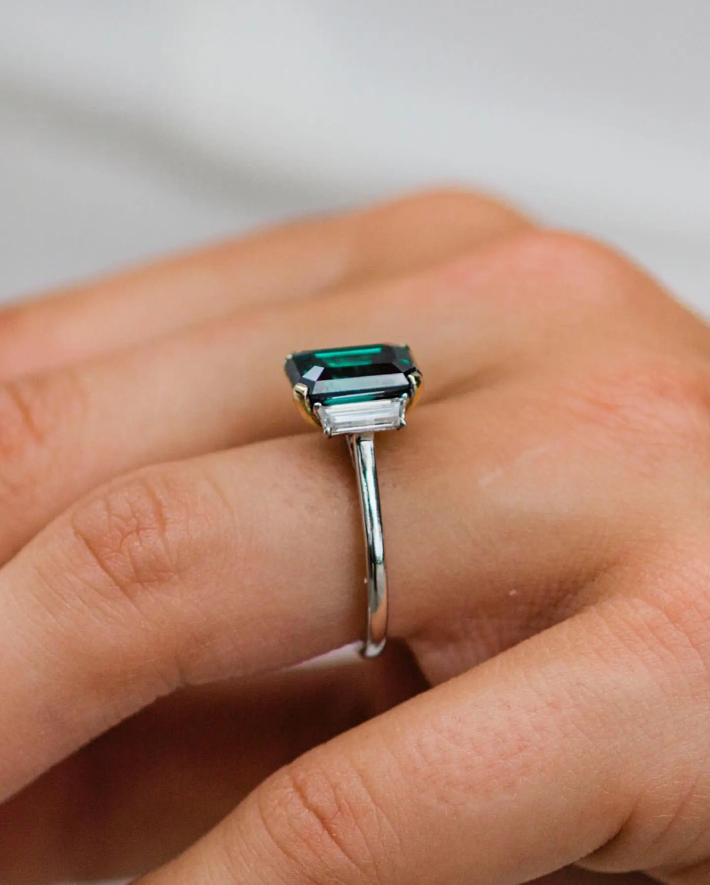 JOVOVASMILE Fine Jewelry Dark Green Moissanite Rings 3 Carat 10x7mm Slightly Elongated Asscher Cut 18k Yellow White Gold Ring