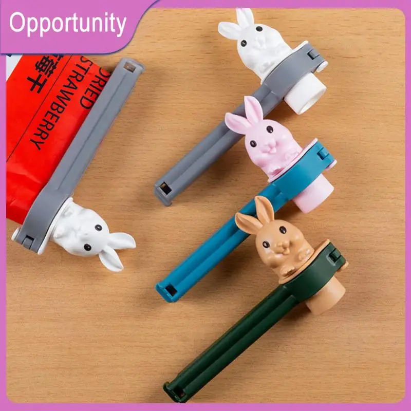 

Kitchen Gadgets Food Package Sealer Bag Seal Tool Pour Food Storage Bag Clip Mini Vacuum Sealer Clamps Cartoon Moisture-proof