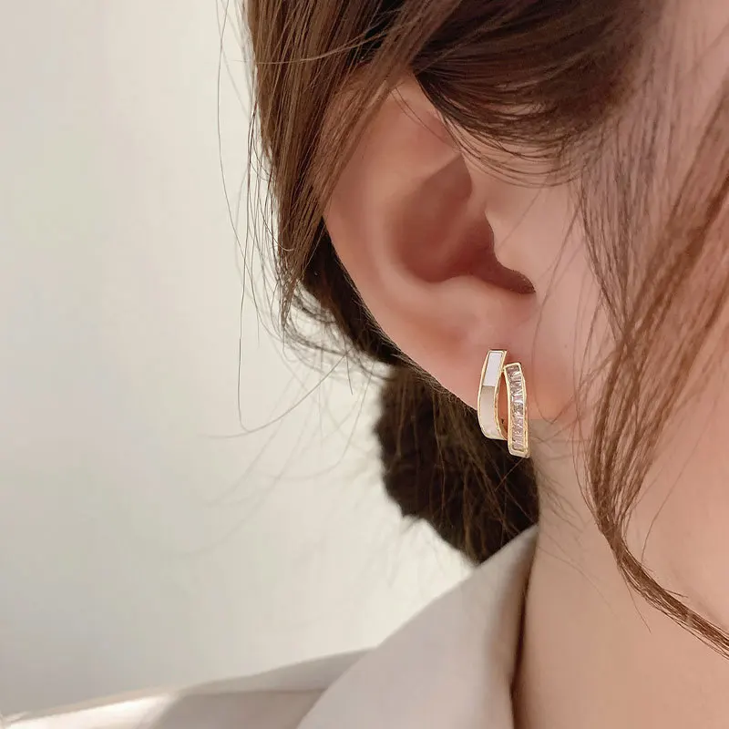 

Heartbeat Shell Double-layer Earrings High-level Sense of Light Luxury Diamond Earrings Temperament Women's Simple Earrings