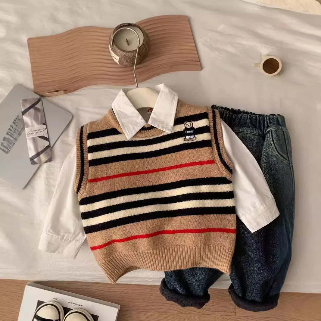 Вязаный жилет с рисунком медведя для маленьких девочек и мальчиков полосатый