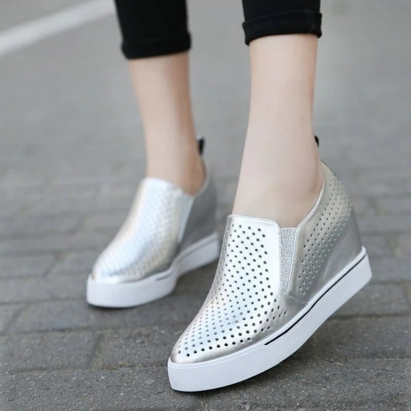 

Женские кроссовки с увеличением роста, модная Серебристая обувь на танкетке, женская повседневная спортивная обувь, женская Вулканизированная обувь для бега