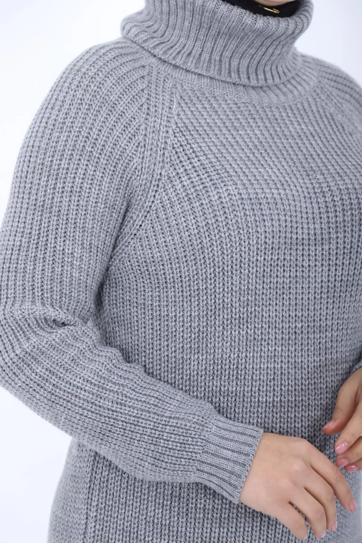 

Women turtlenecks Knitted Sweater Gray slit of taylor Women Muslim Sweater