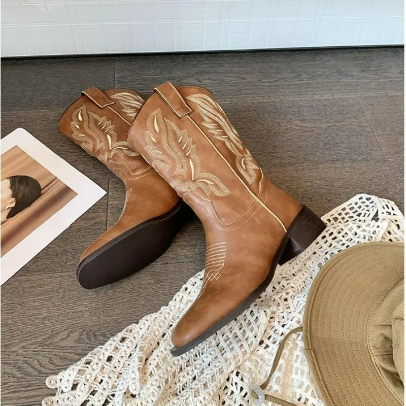 Осенние женские сапоги до середины икры 2024 винтажные коричневые ковбойские с