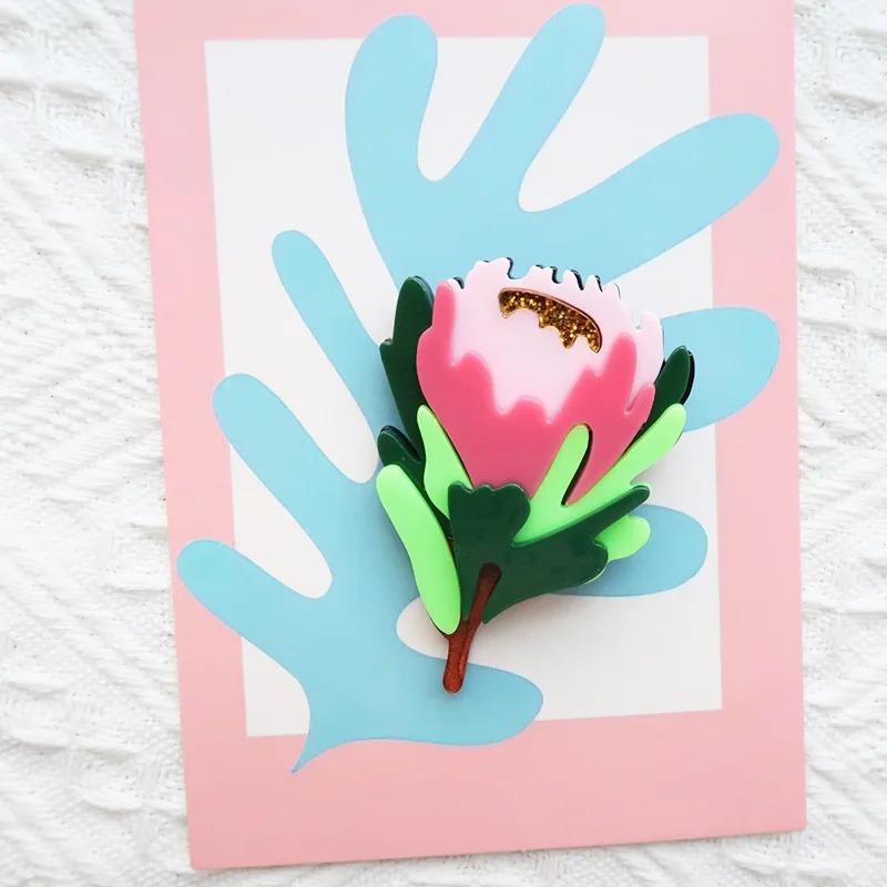 Брошь из акрилового материала YAOLOGE