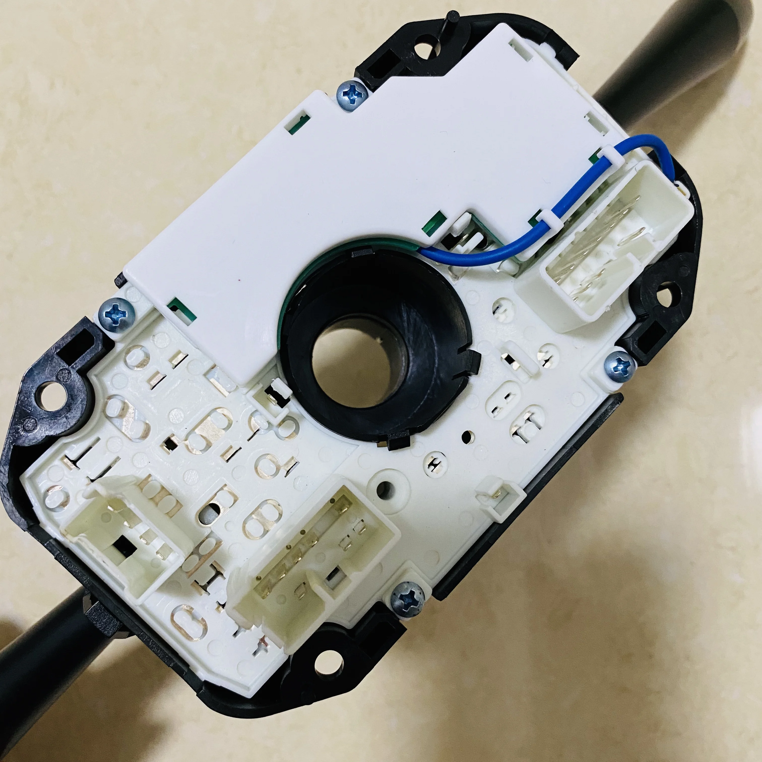 Комбинированный переключатель для наружной установки Zotye Hunter Autorrad 5008