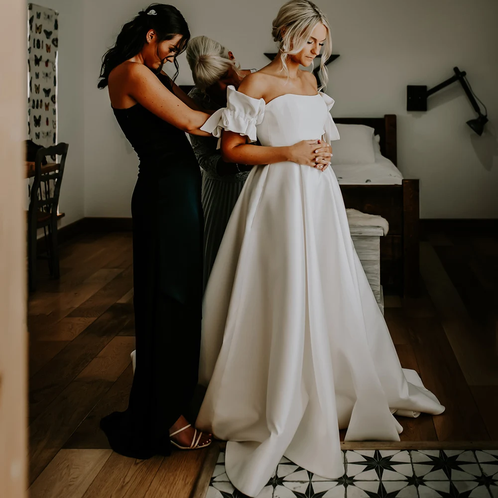

Off-Shoulder Beach Robe De Mariée Backless A-Line Sexy Sweep Train Satin Lantern Sleeves Boho Wedding Dress Gown Bridal Dress