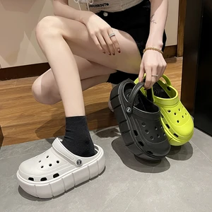 Hole Shoes Womens Anti Slip Slipper New Ins 2022 Summer Garden Shoes Hollow Out Thick Sole Sandals Women Flip Flops