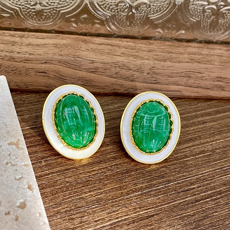 

Oval Green Crystal Retro Earrings Female Niche Design Sense New Trend Pendientes For Women's Accessories