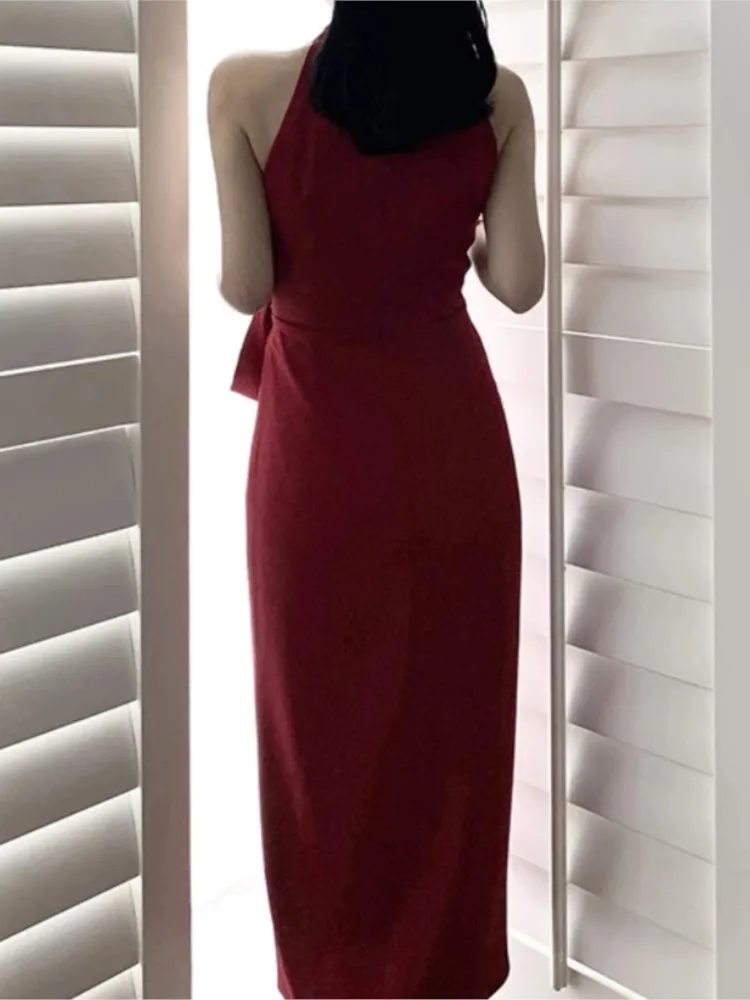 Платье женское средней длины с лямкой на шее элегантный пикантный белый