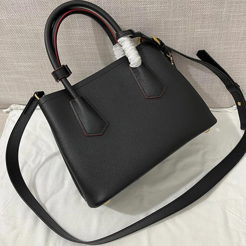 Рисунок 4 - Женская сумка, вместительная сумка-тоут