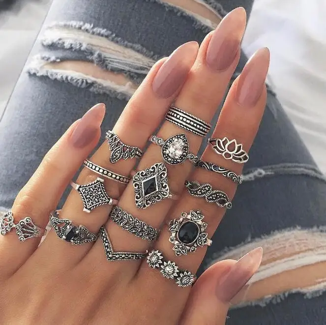 

NEW 2022 Black Gem With Diamond And Sunflower Alloy Ring Set 15 Pieces