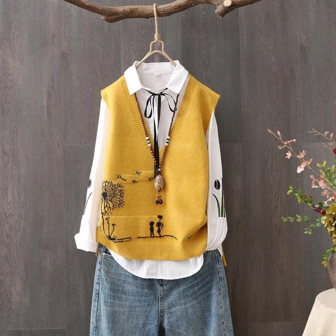 

2022 Spring Autumn V-neck Women's Vest Loose Sweater Girl's Literature And Art Leisure Student College Waistcoat Yellow