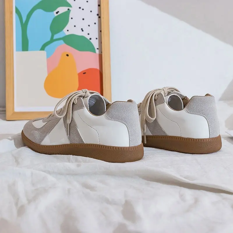 2023 New Genuine Leather Women's Moral Training Shoes Leisure Spring Flat Shoes Women's Leisure Outdoor Sports Shoes