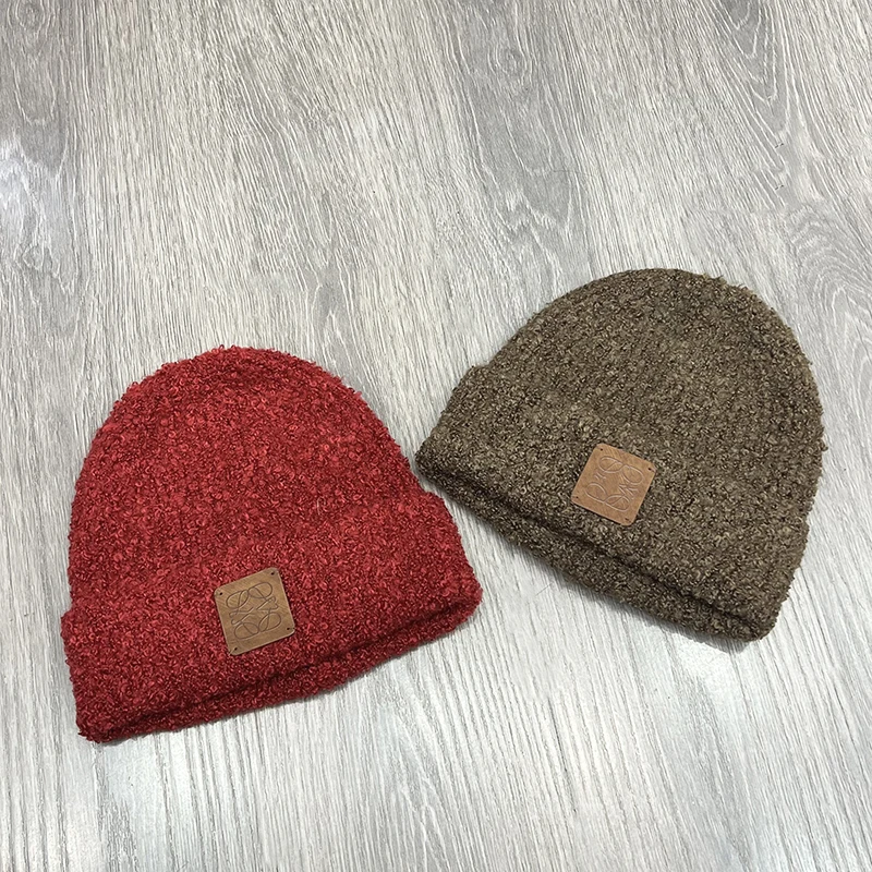 2024 новая кожаная шерстяная шапка с биркой женская осенне-зимняя теплая