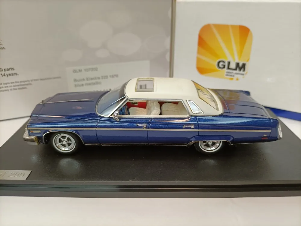 

1:43 GLM Buic~k Electra 225 1976 blue car model