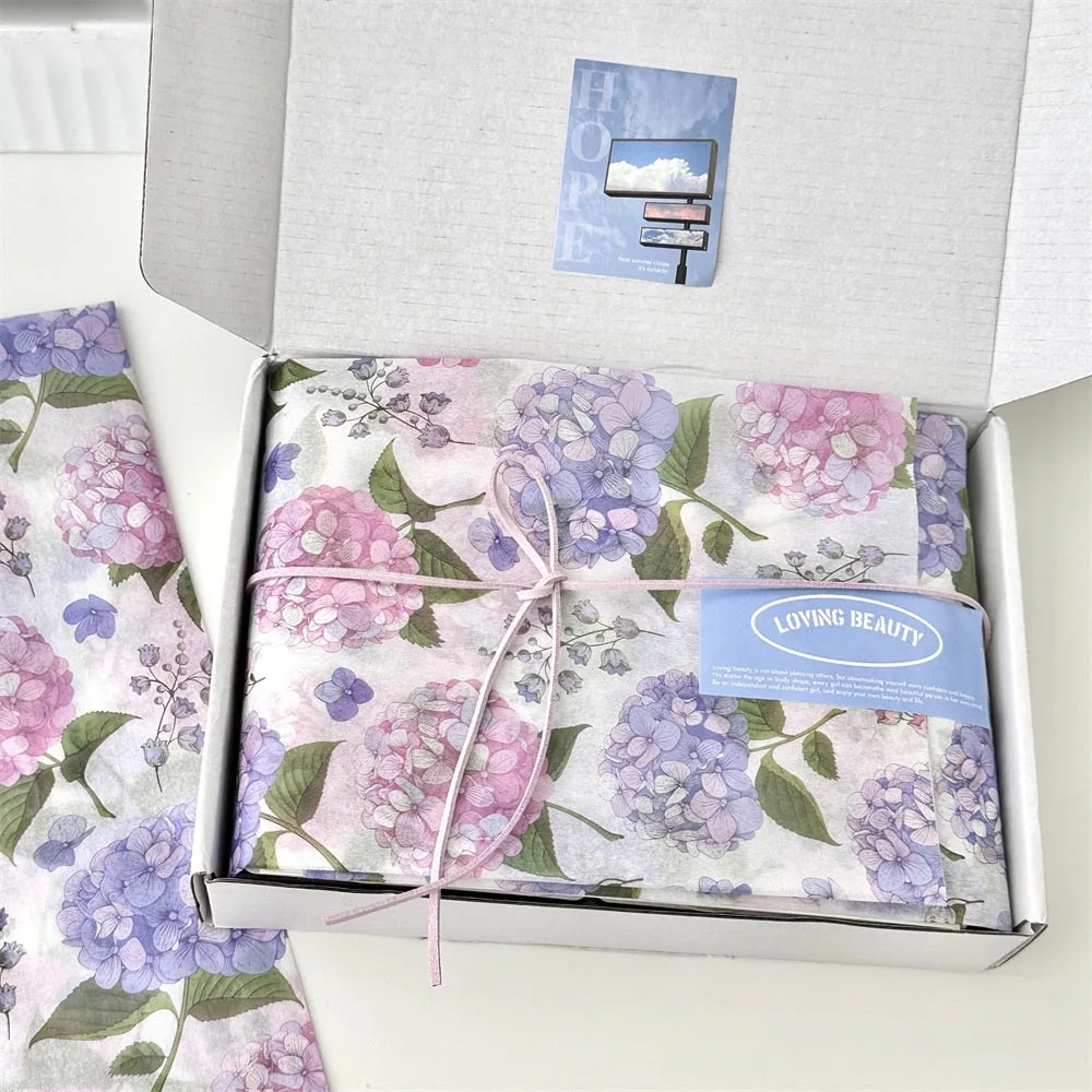 

Подарочная бумага с рисунком гортензии 10 листов