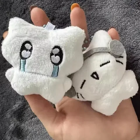 Пара мягких брелоков с котами