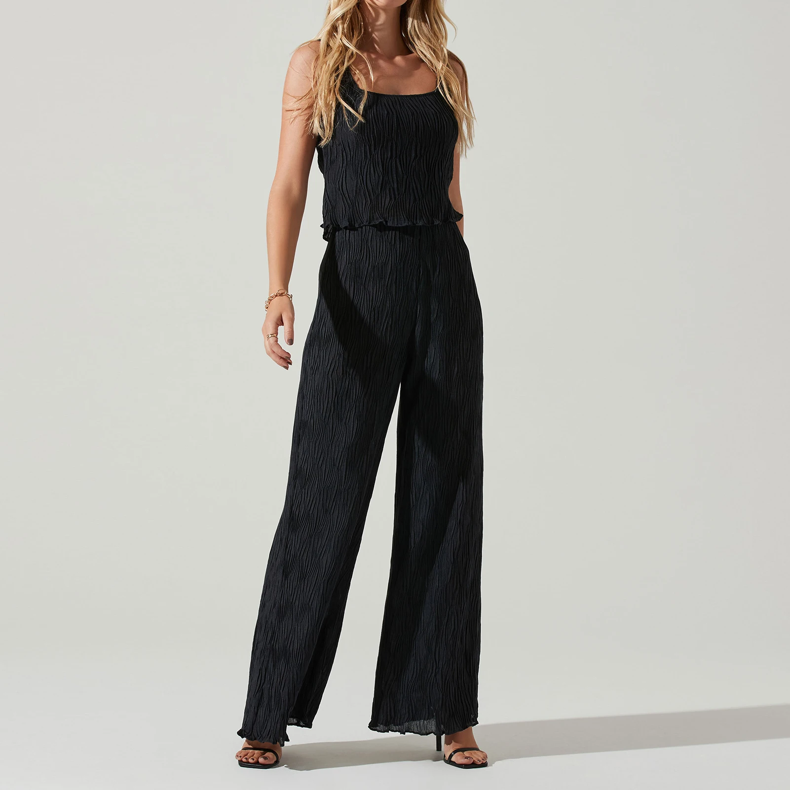 

Women Pleated Vest Fashion Set Square Neck Vest Top Wide Leg Pants Set Sleeveless Elegant Style Elastic Waisted Vacation Outfit