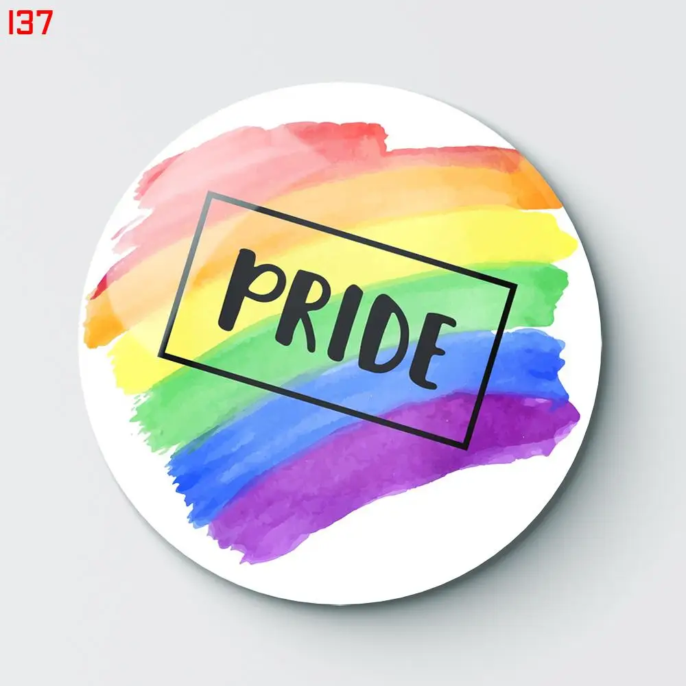 

Модные броши-булавки на пуговицах PRIDE year 00137