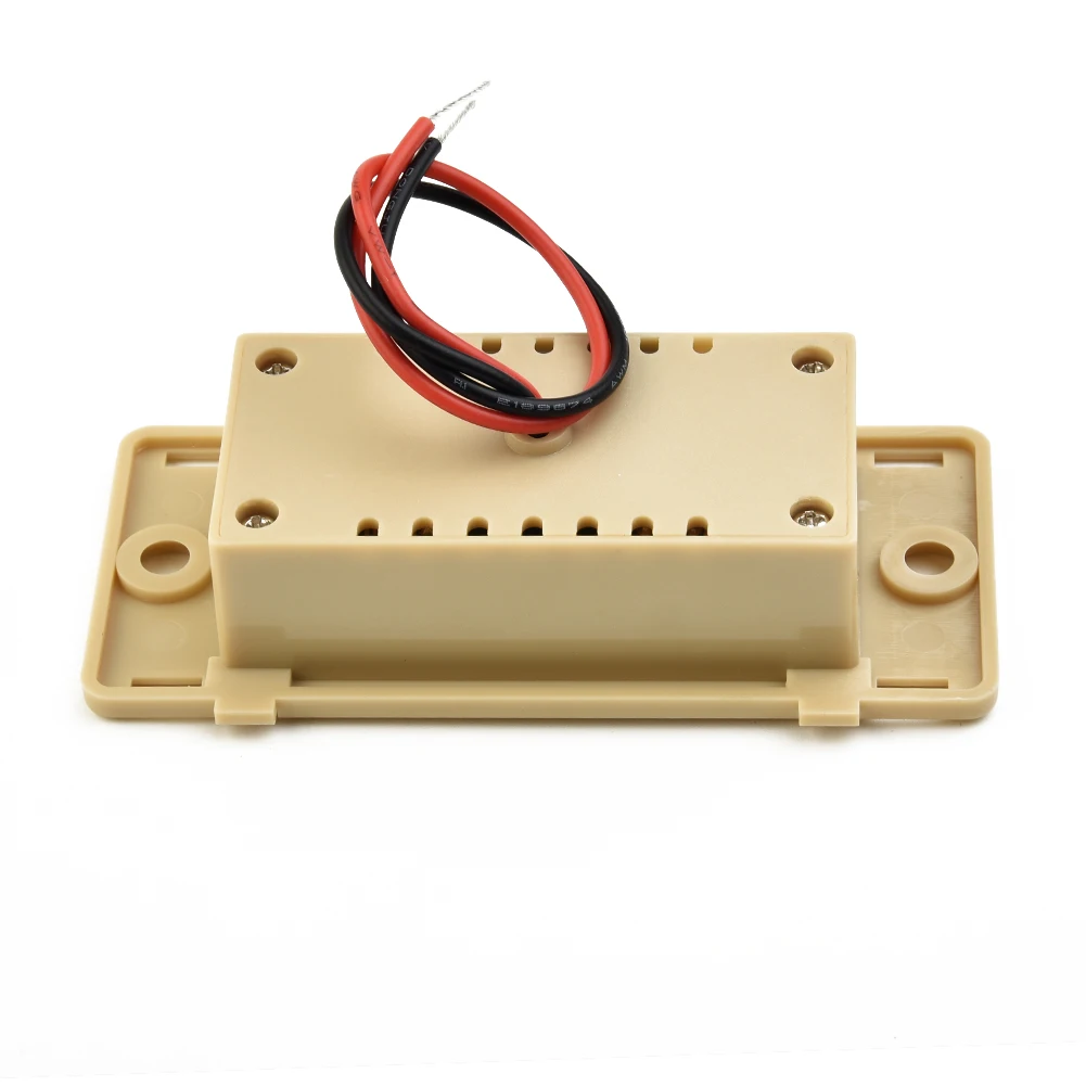 

Автомобильное зарядное устройство с двумя USB-портами, 8,9*4,1*2,3 см