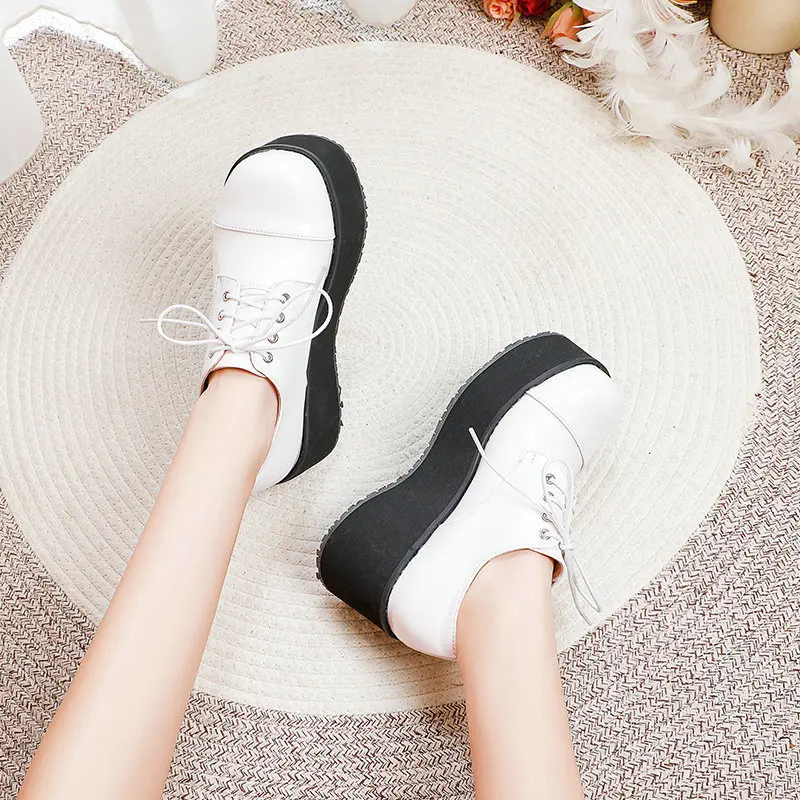 Женские кроссовки из натуральной кожи на толстой подошве | Обувь