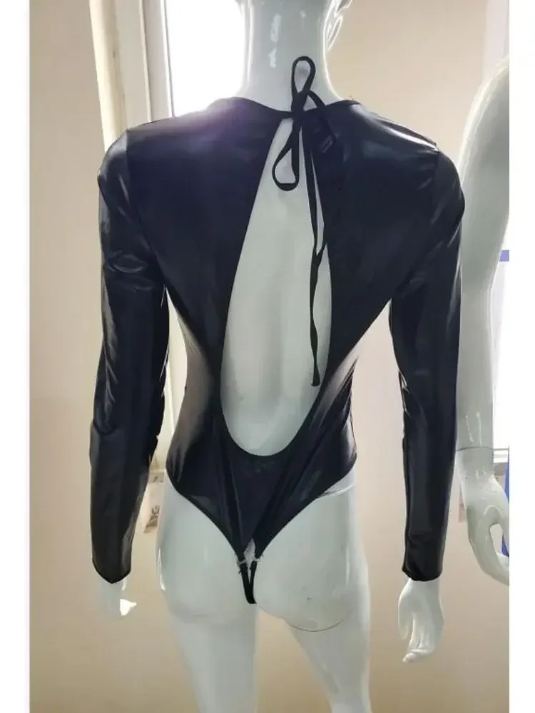 Бандажный комбинезон на шнуровке с открытой спиной и блестящей искусственной