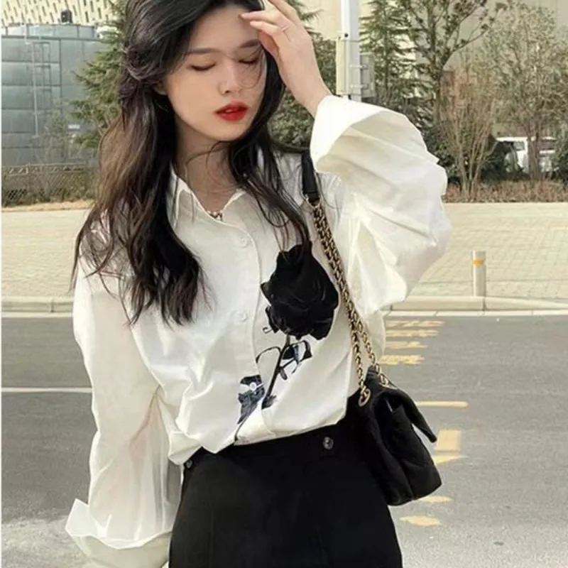 Женская рубашка DAYIFUN с вышивкой в виде черной розы летняя/Осенняя белая