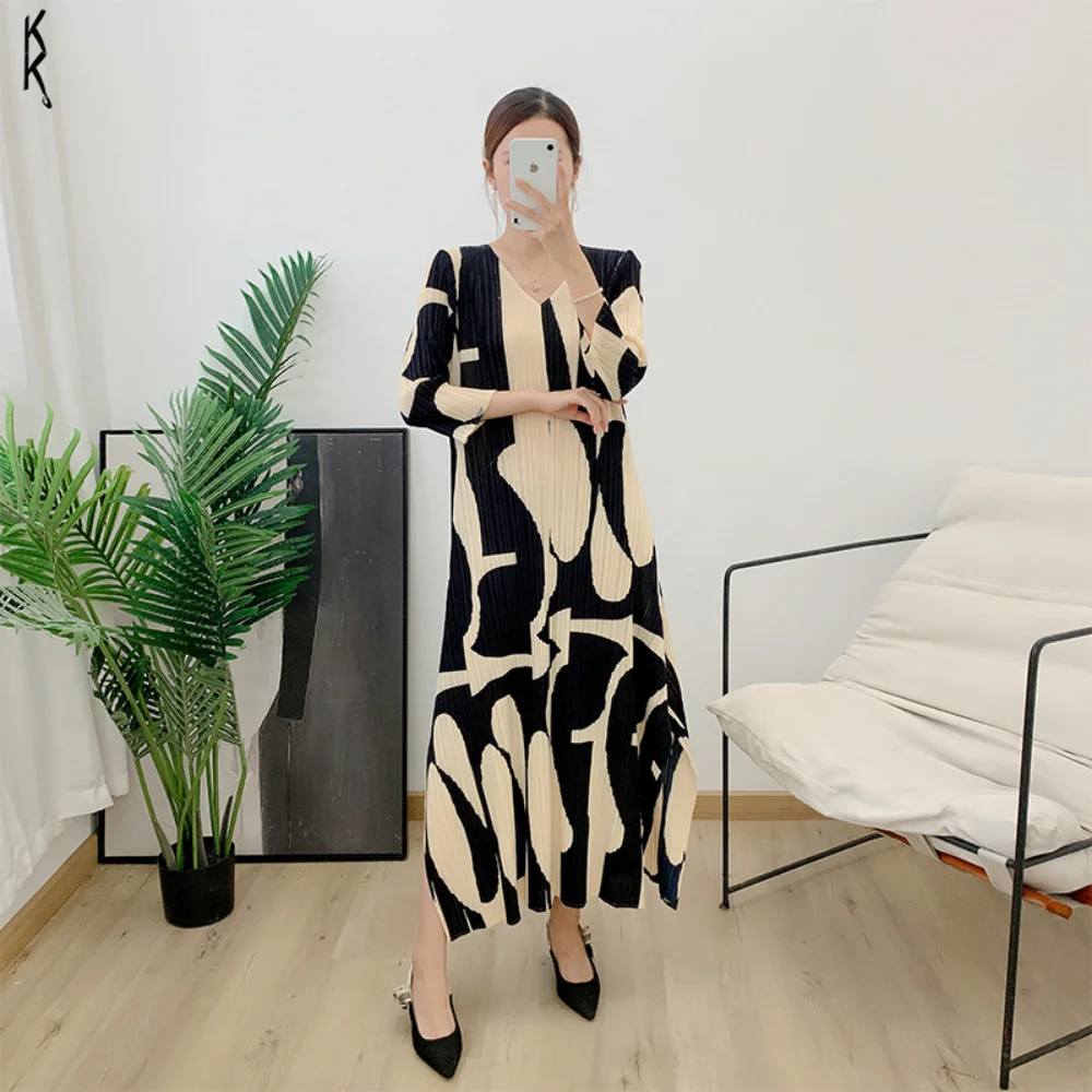 

Formal Dresses for Women 2023 Summer New Pleated Sexy Long Dress Fashion V-neck Print Temperament Elegant Party Bottoming Skirt