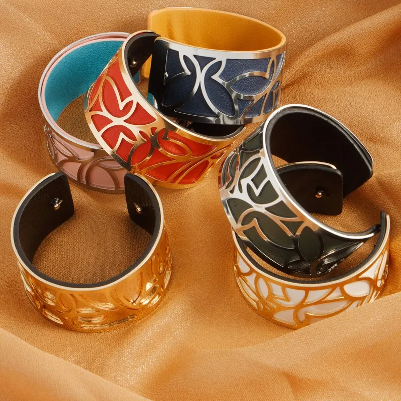 Женский браслет из ПУ кожи со сменными вставками