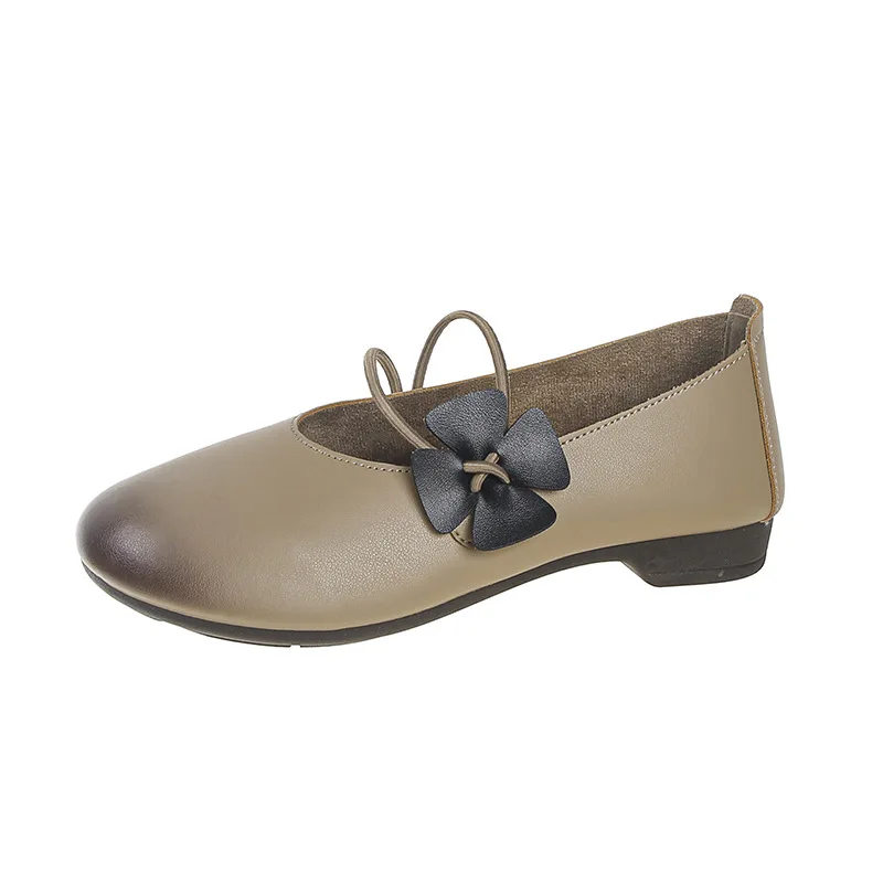 Мягкая подошва мягкая поверхность маленькие кожаные туфли для женщин осень 2024